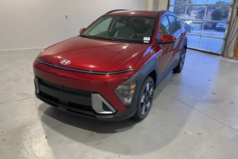 2025 Hyundai Kona SEL photo 1