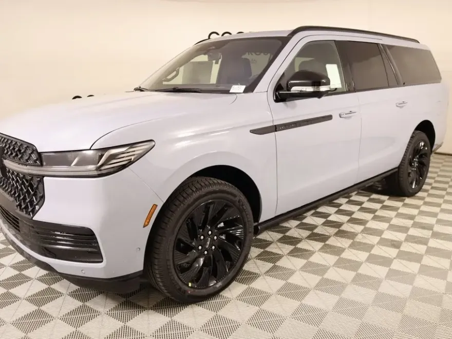 2025 Lincoln Navigator L Reserve photo 1