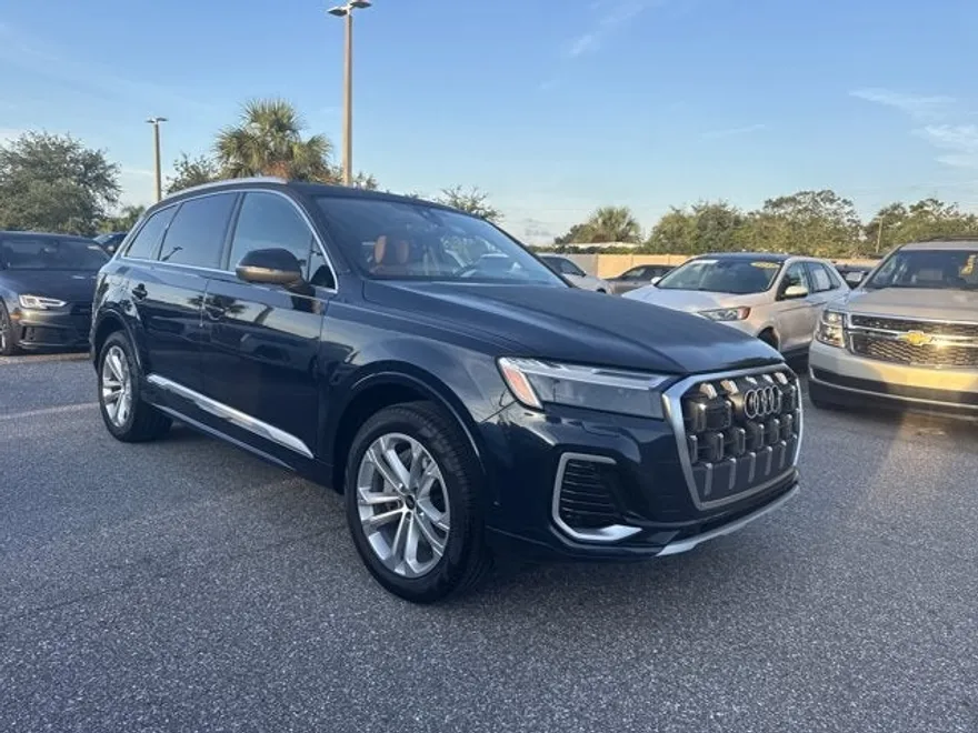 2025 Audi Q7 Premium photo 1