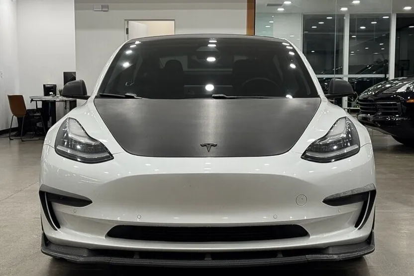2019 Tesla Model 3 Mid Range photo 1