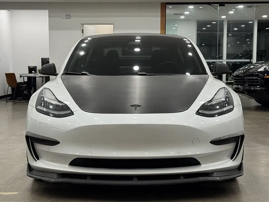 2019 Tesla Model 3 Mid Range photo 1