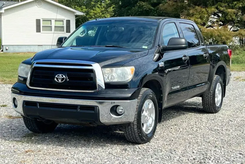 2012 Toyota Tundra CrewMax photo 1