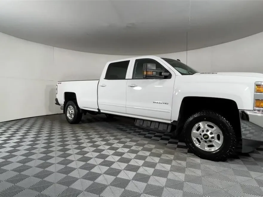2018 Chevrolet Silverado 2500HD LT photo 1