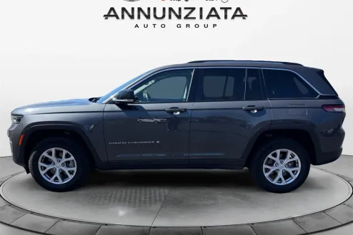 2022 Jeep Grand Cherokee Limited photo 2
