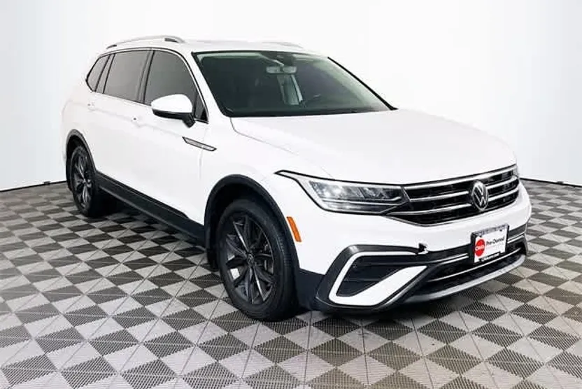 2022 Volkswagen Tiguan SE photo 1
