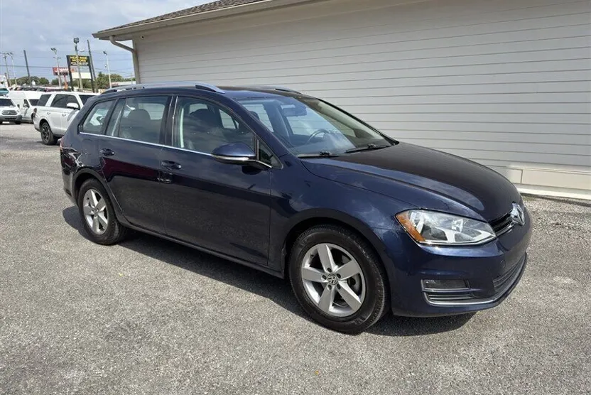 2015 Volkswagen Golf SportWagen TDI S photo 1