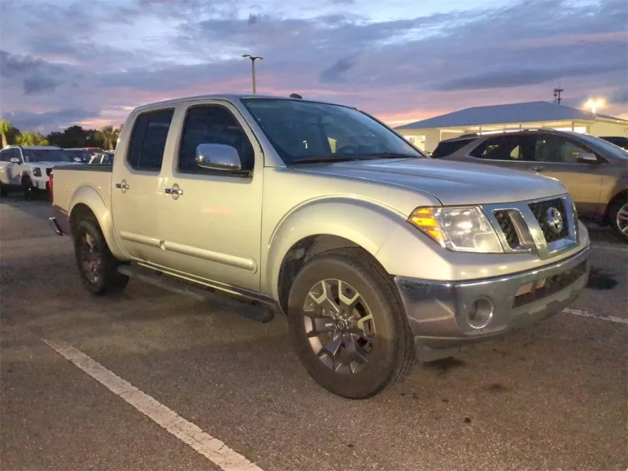 2019 Nissan Frontier SL photo 1