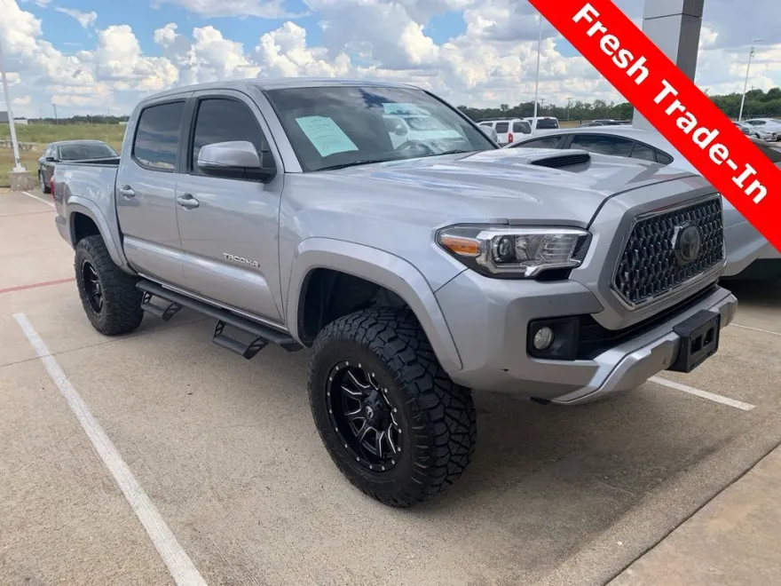 2019 Toyota Tacoma TRD Sport photo 1