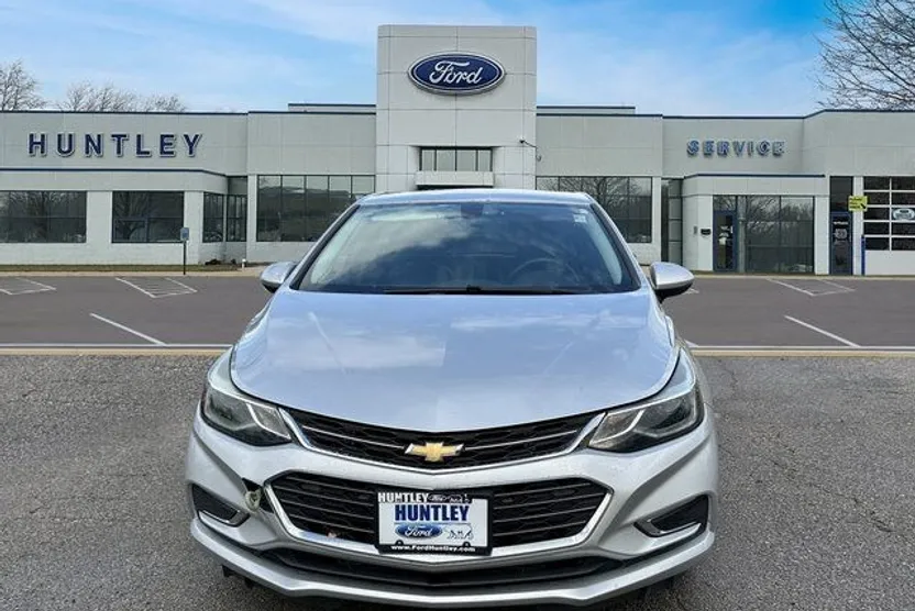 2017 Chevrolet Cruze Premier photo 1