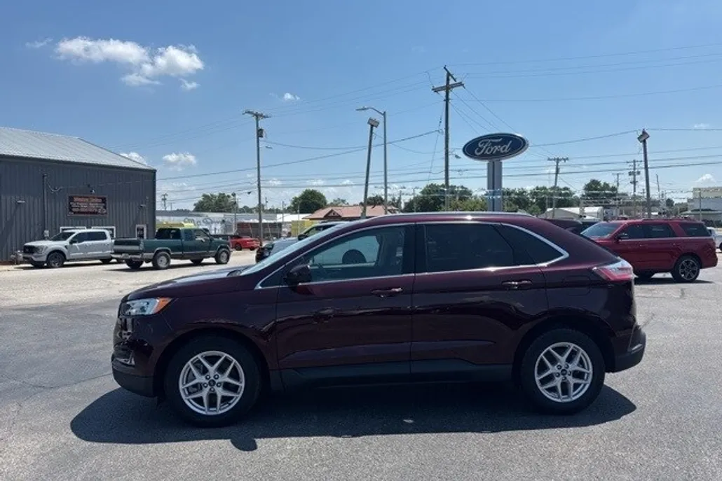 2021 Ford Edge SEL photo 1
