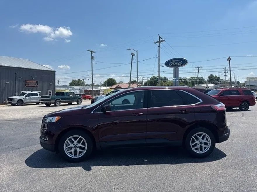 2021 Ford Edge SEL photo 1
