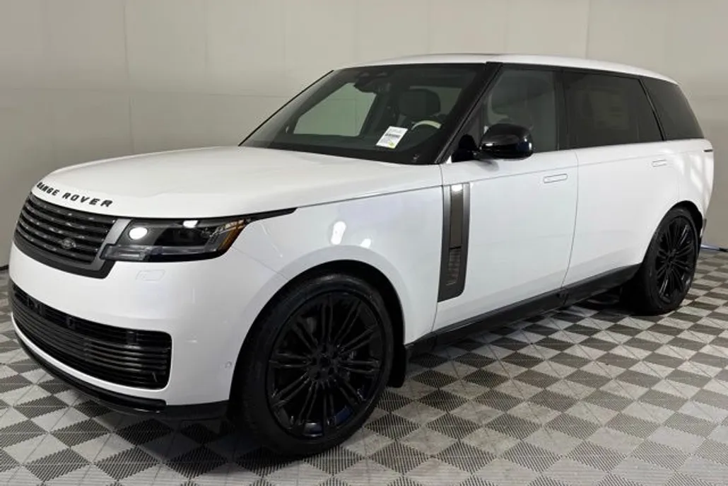 2025 Land Rover Range Rover SV photo 1