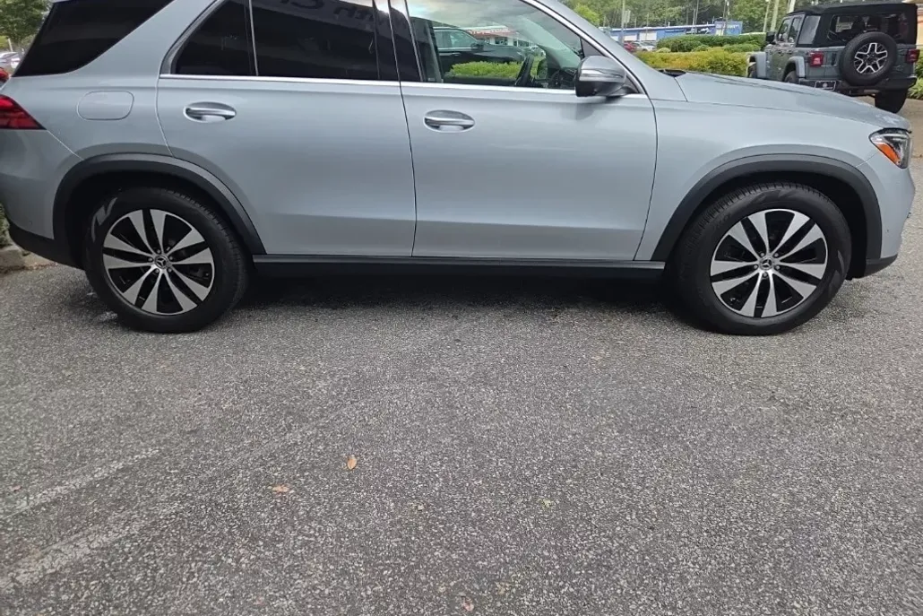 2024 Mercedes Benz GLE 350 4MATIC photo 1
