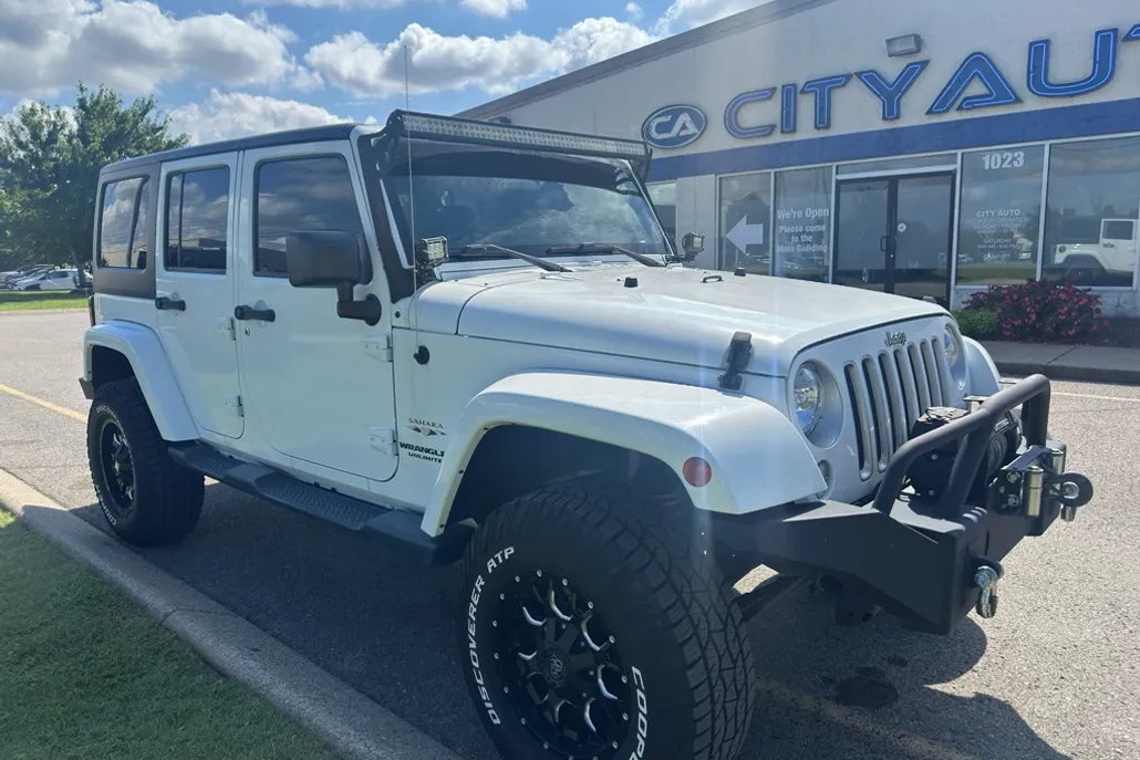 2016 Jeep Wrangler Sahara photo 1