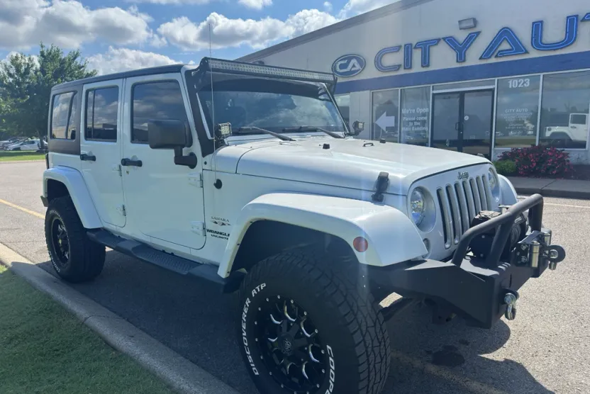 2016 Jeep Wrangler Sahara photo 1