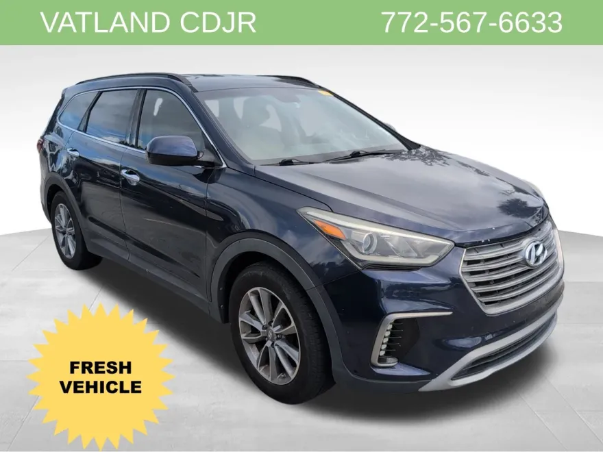 2017 Hyundai Santa Fe SE photo 1