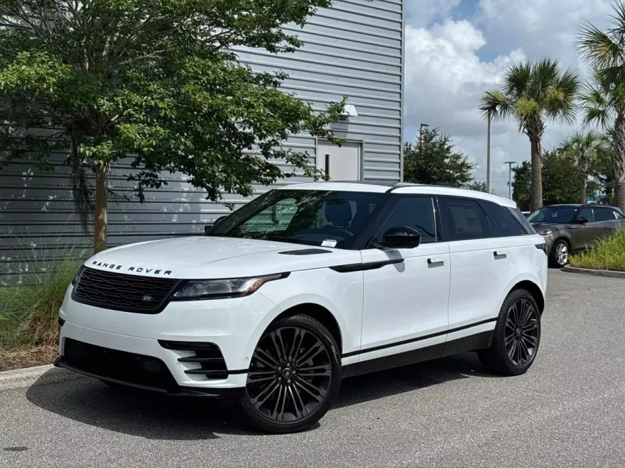 2026 Land Rover Range Rover Velar SE photo 1