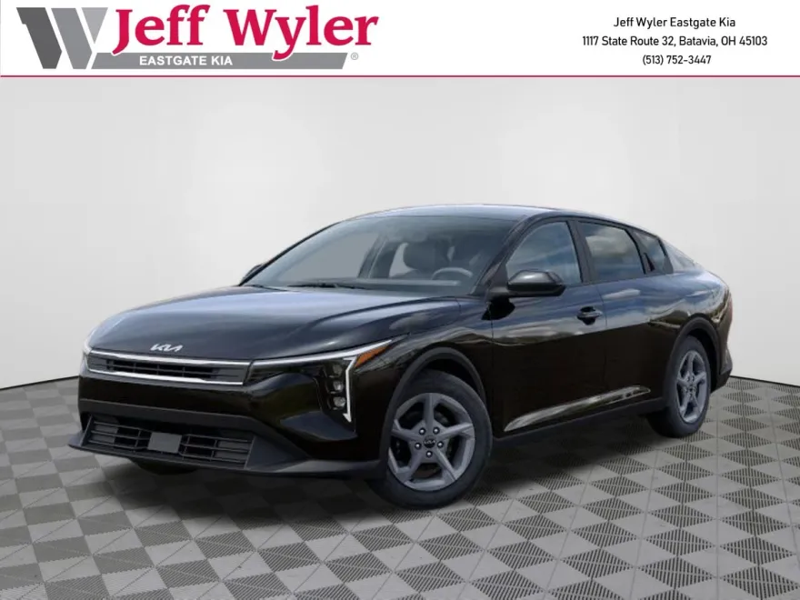 2025 Kia K4 LXS photo 1