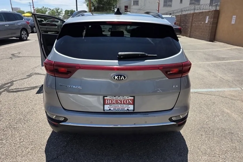 2022 Kia Sportage EX photo 1