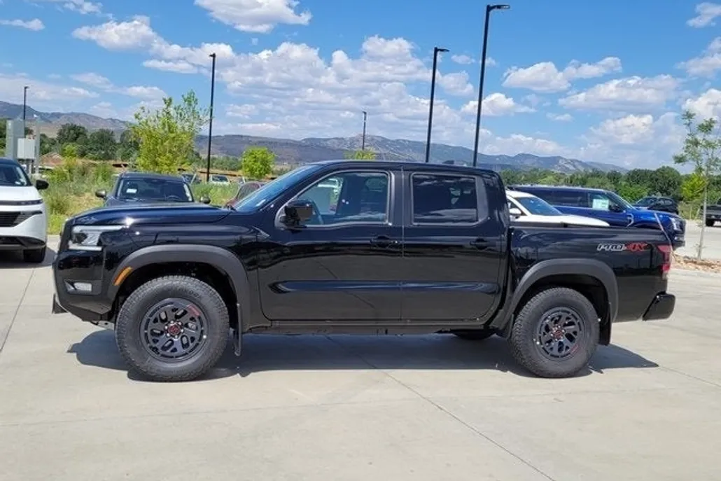 2025 Nissan Frontier PRO-4X photo 1