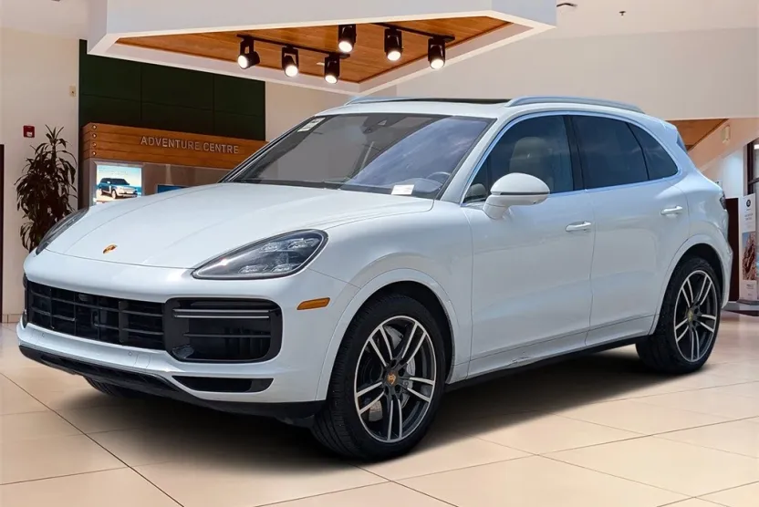 2023 Porsche Cayenne Turbo photo 1