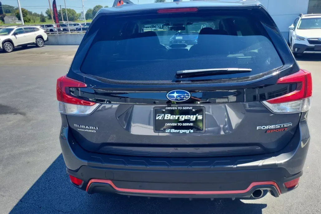 2023 Subaru Forester Sport photo 1