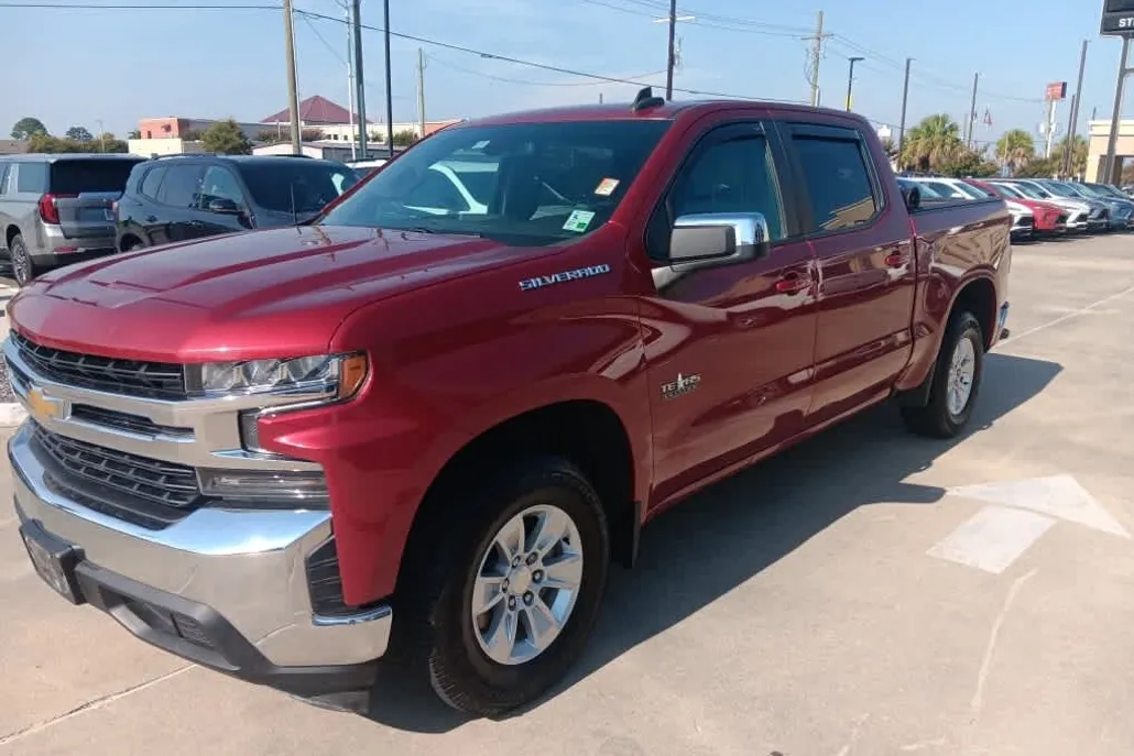 2021 Chevrolet Silverado 1500 LT photo 1