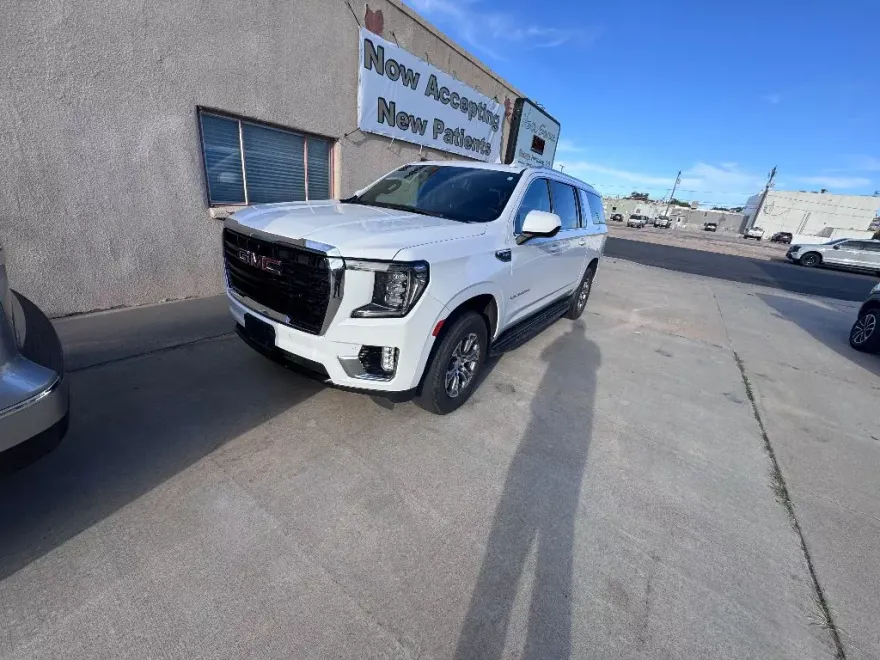 2021 Gmc Yukon XL 1500 SLE photo 1