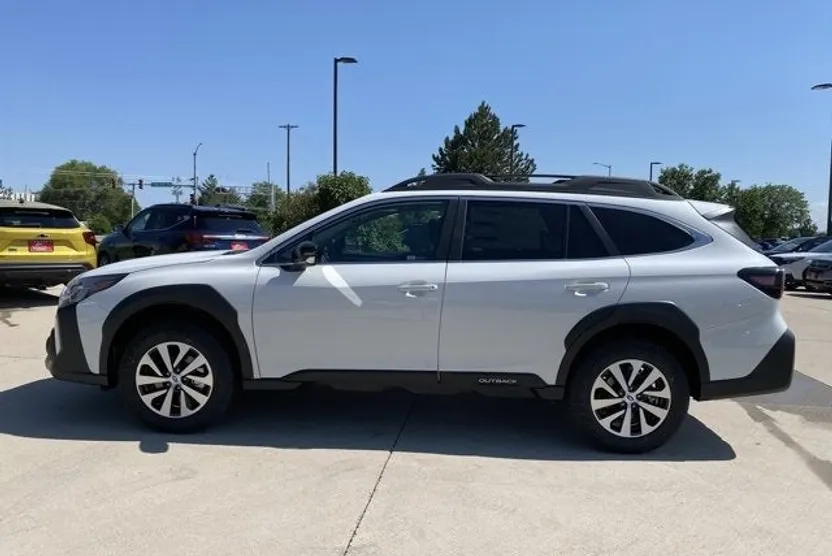 2025 Subaru Outback Premium photo 1