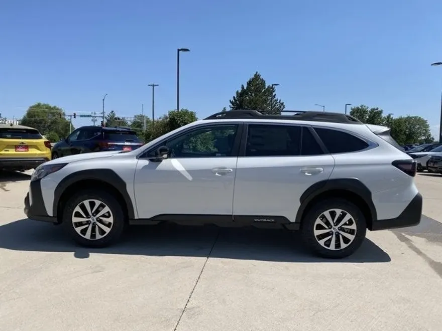 2025 Subaru Outback Premium photo 1