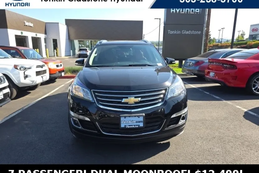 2017 Chevrolet Traverse 2LT photo 1