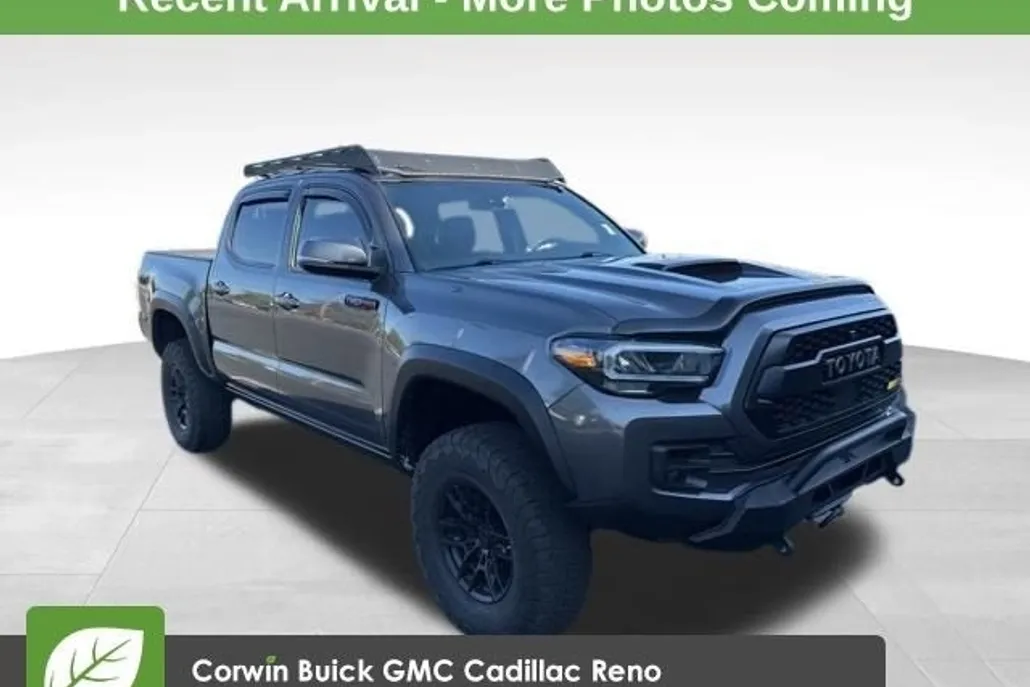 2020 Toyota Tacoma 4x4 SR5 photo 1