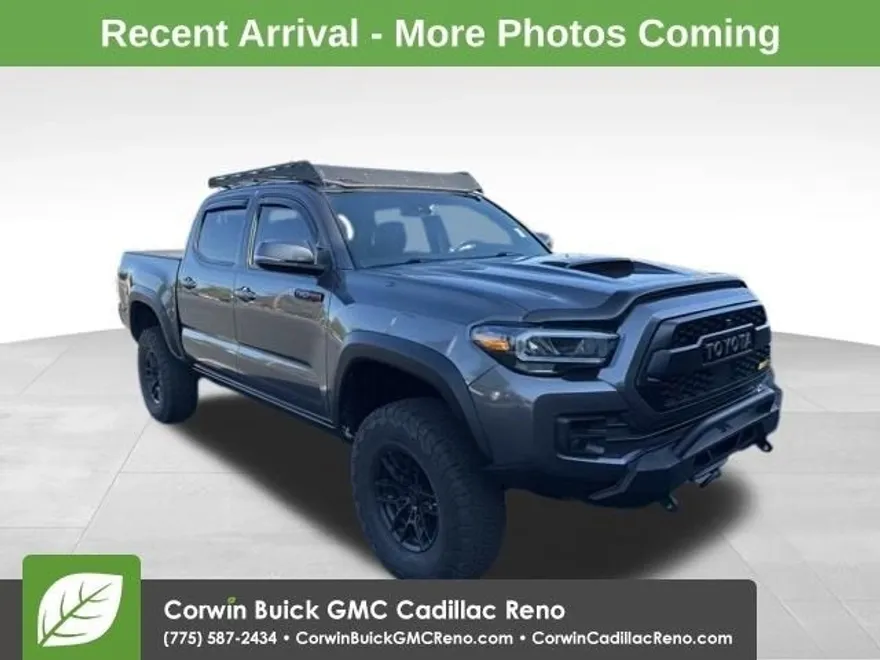 2020 Toyota Tacoma 4x4 SR5 photo 1