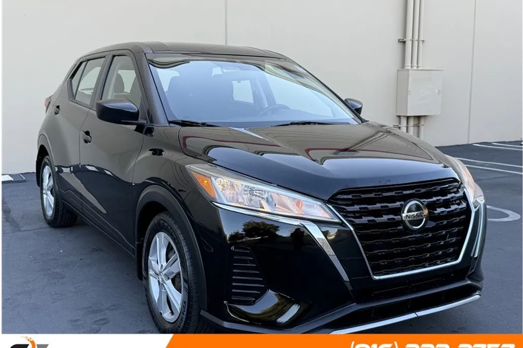 2021 Nissan Kicks S photo 1