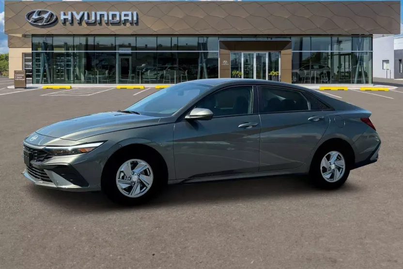 2025 Hyundai Elantra SE photo 1