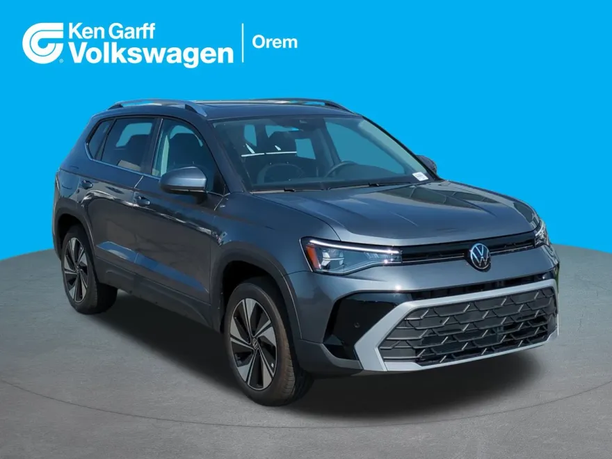 2025 Volkswagen Taos SE photo 1