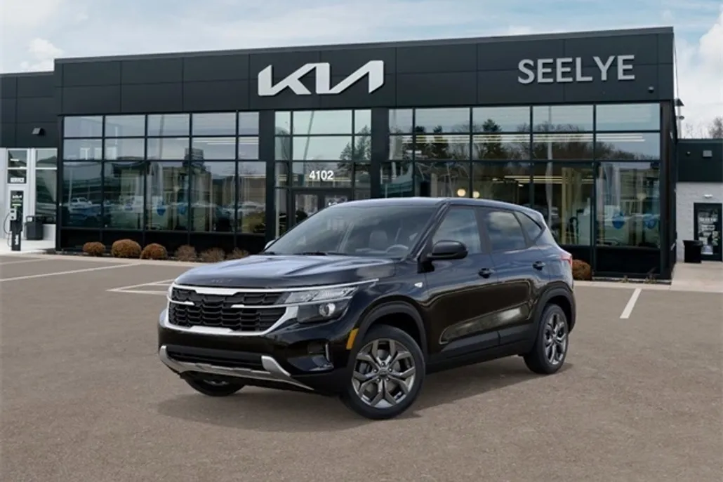 2025 Kia Seltos LX photo 1