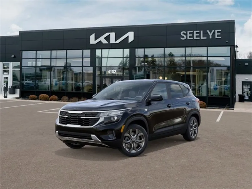 2025 Kia Seltos LX photo 1