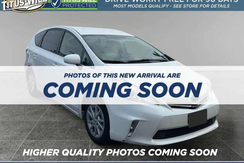 2013 Toyota Prius V Two photo 1