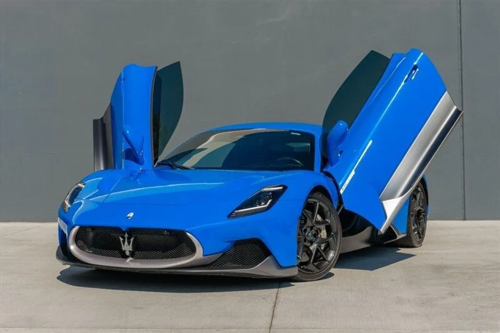 2023 Maserati MC20 Base photo 1