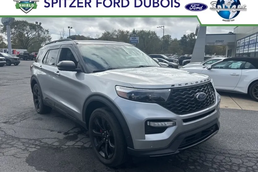 2021 Ford Explorer ST photo 1