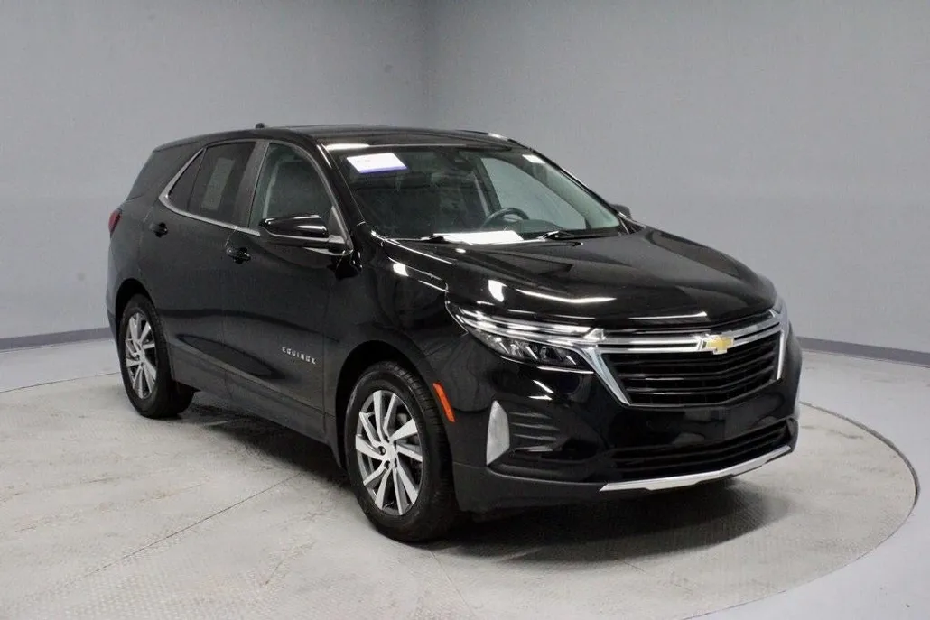 2022 Chevrolet Equinox LT photo 1
