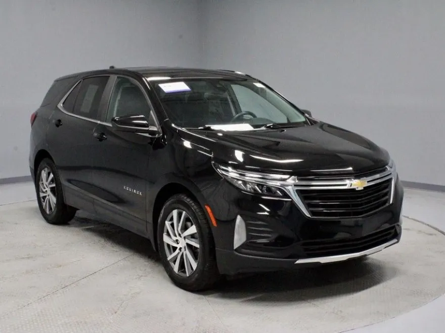 2022 Chevrolet Equinox LT photo 1