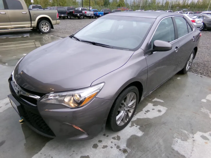 2015 Toyota Camry photo 1
