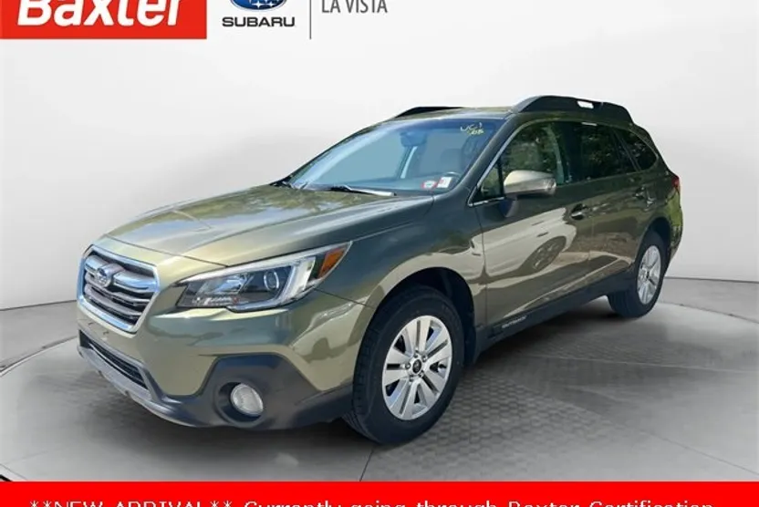 2018 Subaru Outback Premium photo 1