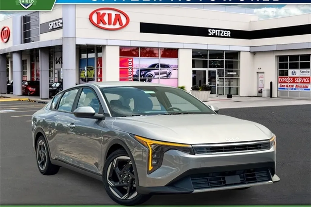 2025 Kia K4 EX photo 1