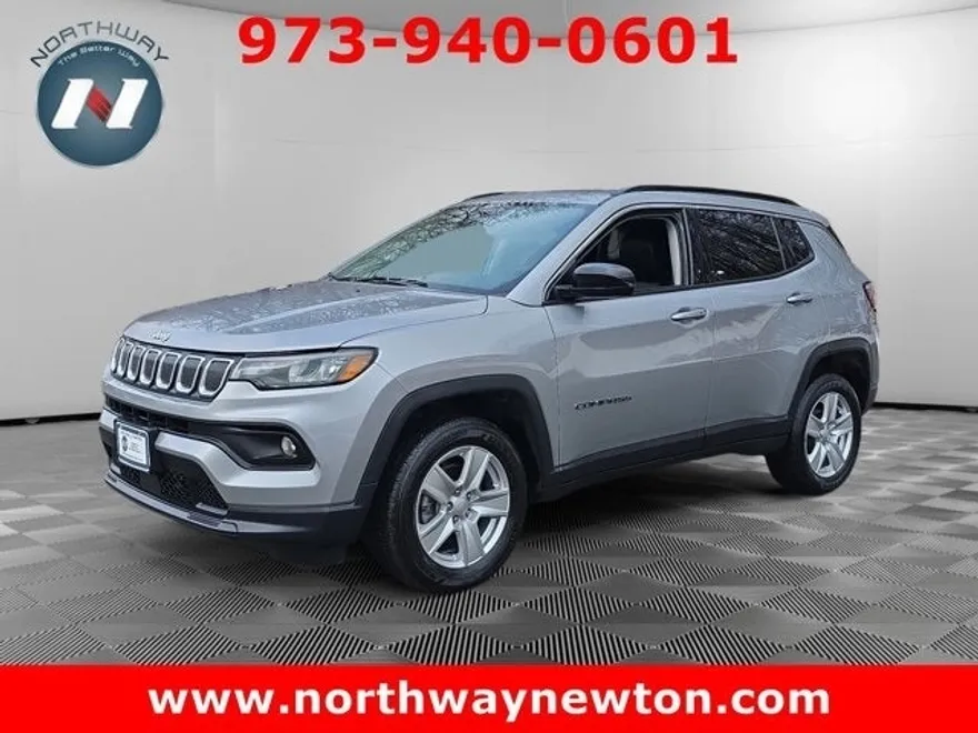 2022 Jeep Compass Latitude photo 1