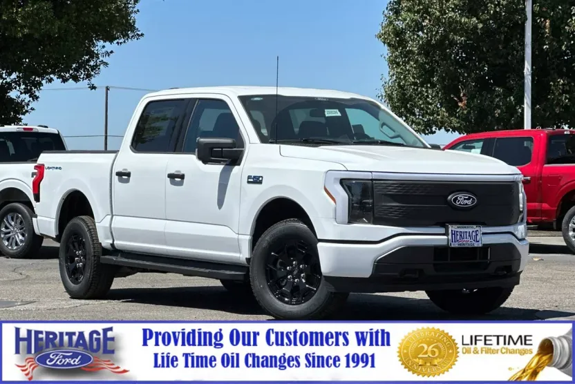 2025 Ford F-150 Lightning XLT photo 1