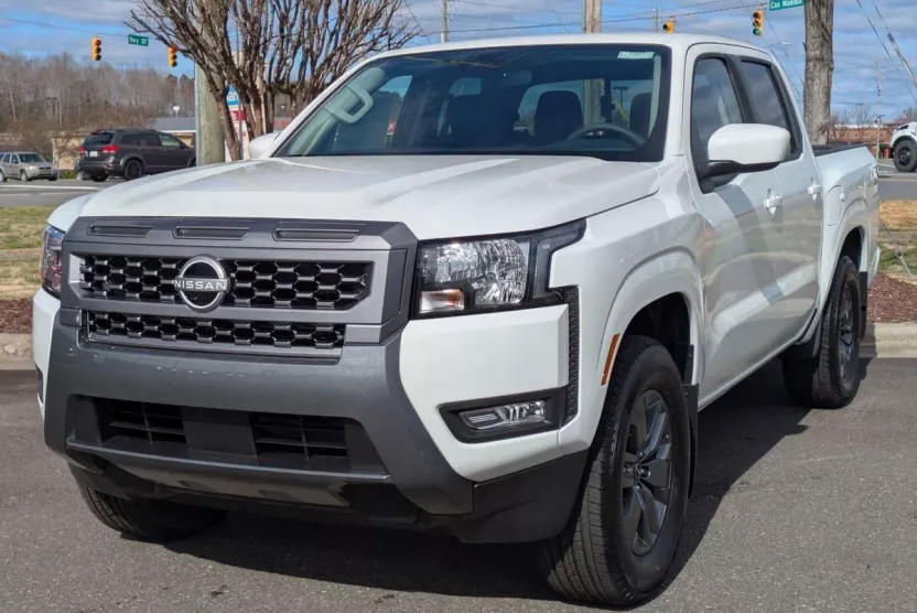2025 Nissan Frontier SV photo 1