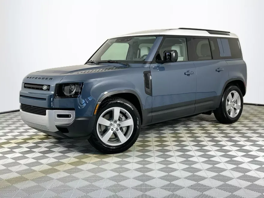 2025 Land Rover Defender 110 S photo 1